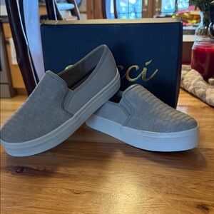 NWB CCOCCI Peyton Textured Gray Slip-On Sneakers, Size 8 1/2.